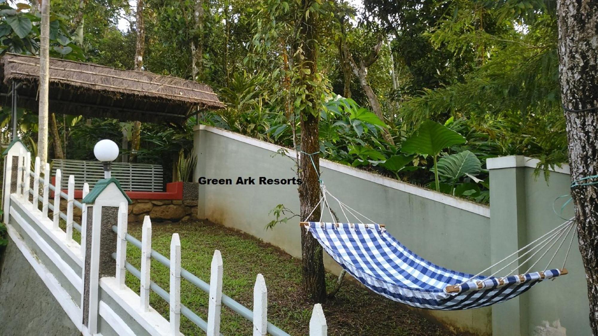 Green Ark Resorts Thekkady Rum bild